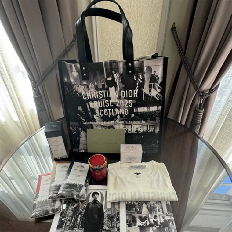 the-dior-scotland-tote-bags